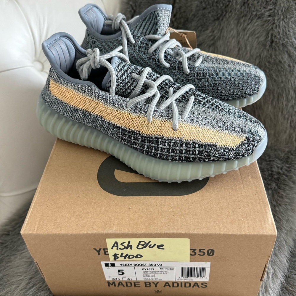 Yeezy Boost 350 V2 - Ash Blue NWT